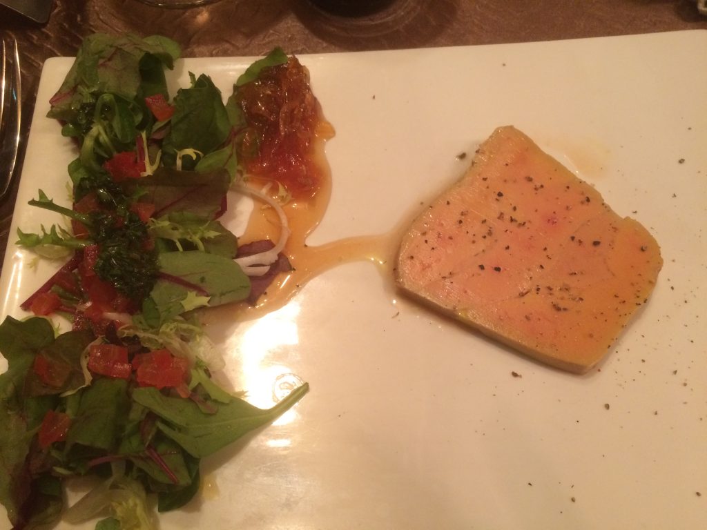 Foie gras maison au Coteau de l'Aubance et confit d'oignons