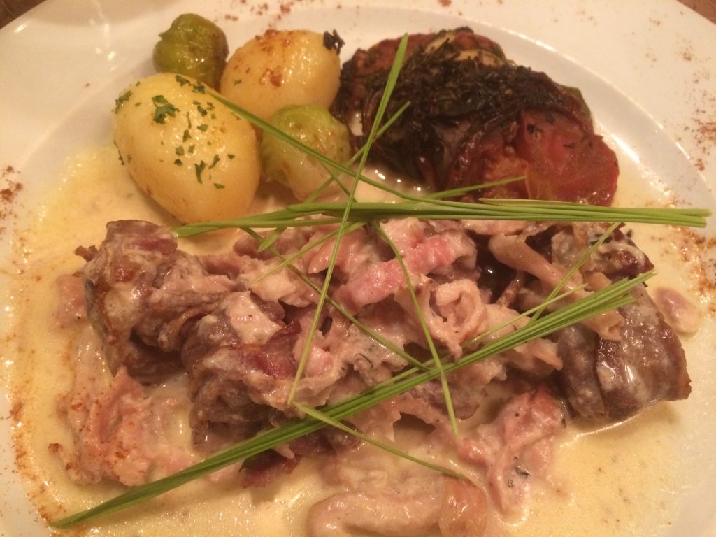 Rôti d'onglet de veau sauce andouillette