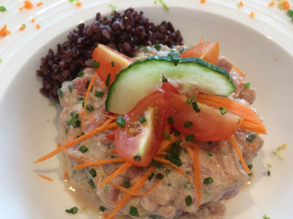 Poke bowl (poisson à la tahitienne)