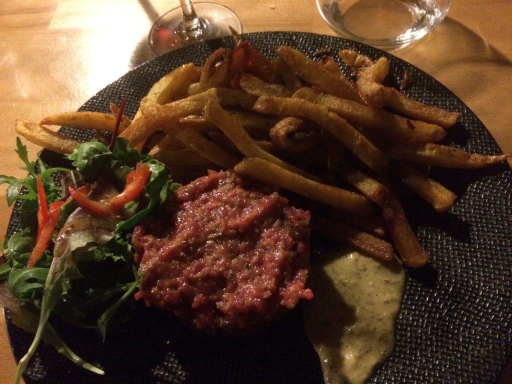 Tartare de boeuf et frites maison